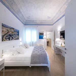 La Home42 , Palermo Italia